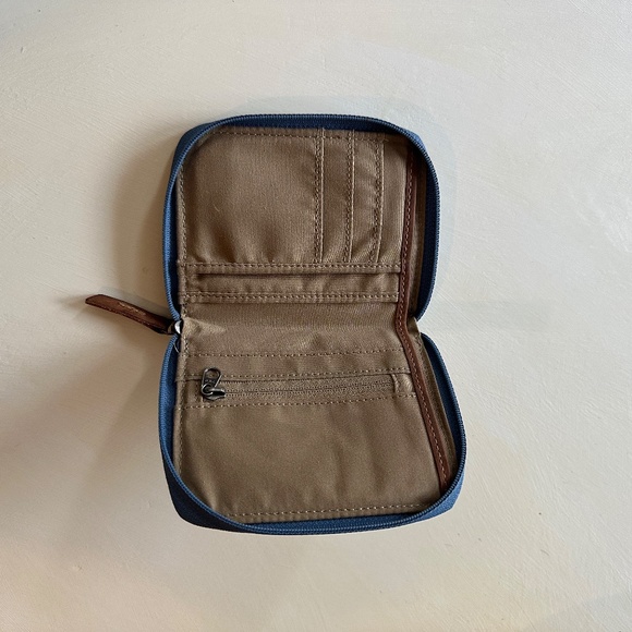 Fjallraven Blue Wallet - Picture 2 of 3